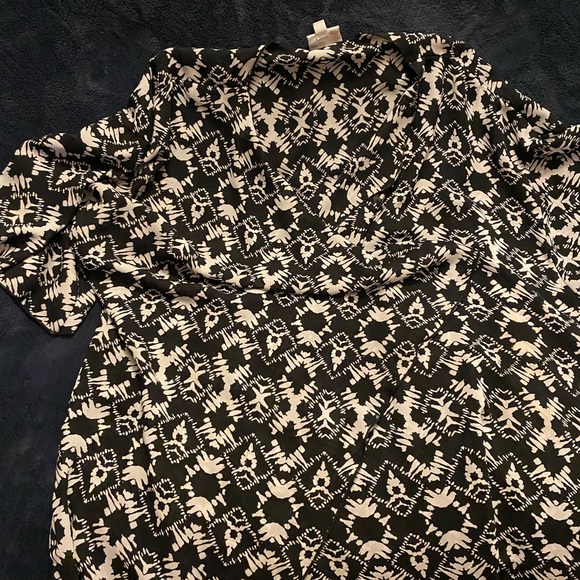 Lularoe Lindsay kimono